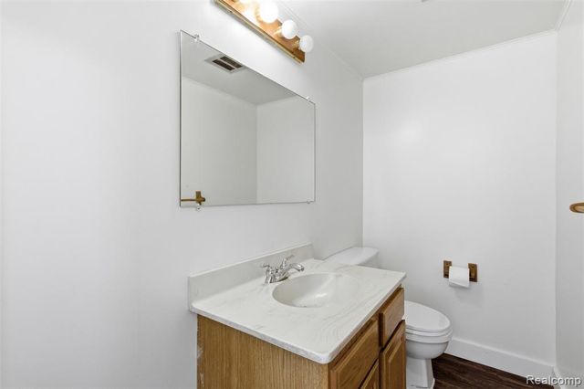 2618 Seaton Circuit, Warren, MI 48091