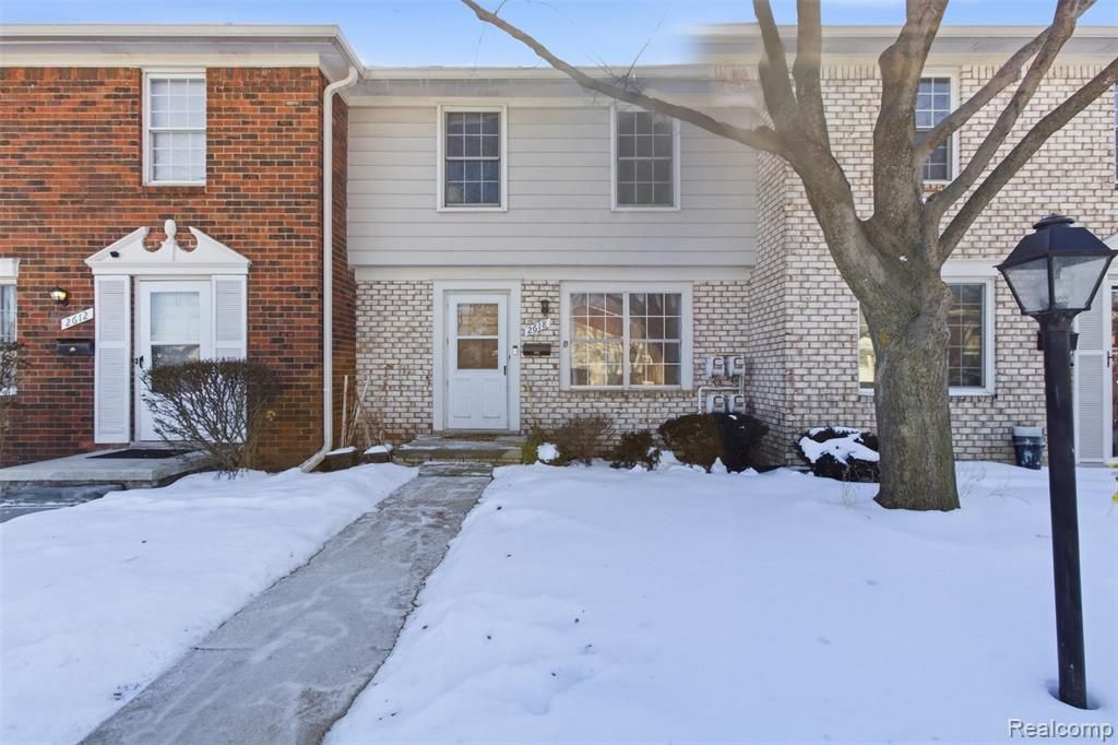 2618 Seaton Circuit, Warren, MI 48091