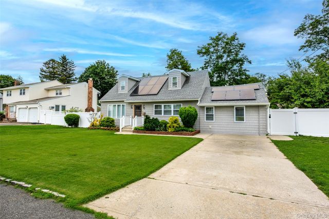 92 Wright Avenue, Deer Park, NY 11729