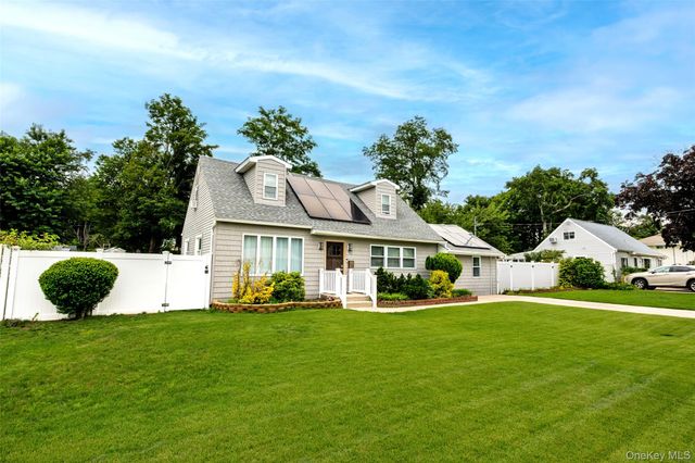 92 Wright Avenue, Deer Park, NY 11729