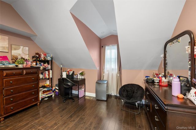 92 Wright Avenue, Deer Park, NY 11729