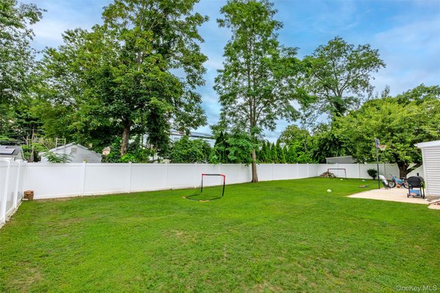 92 Wright Avenue, Deer Park, NY 11729