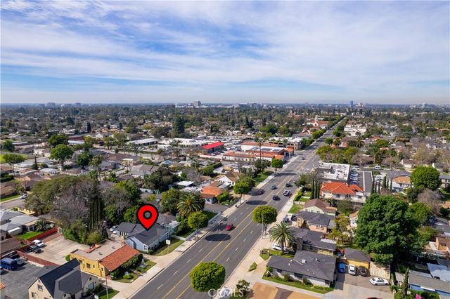 1342 E Chapman, Orange, CA 92866