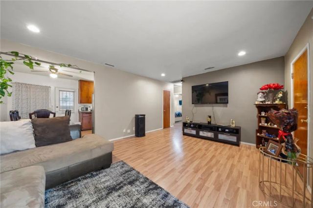 1422 E Mauretania, Wilmington, CA 90744