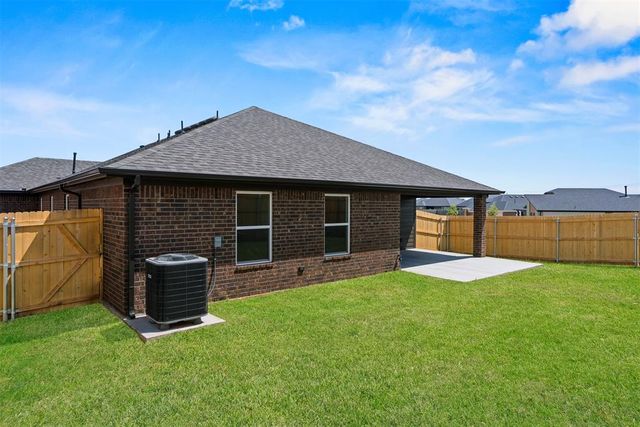 13228 SW 8th Street, Yukon, OK 73099