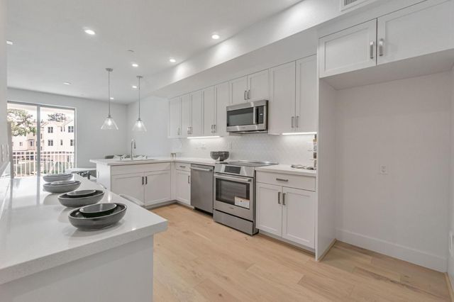 2775 Oak Road, Walnut Creek, CA 94597