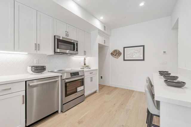 2775 Oak Road, Walnut Creek, CA 94597