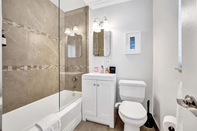 1245 NE 17TH Way, Fort Lauderdale, FL 33304
