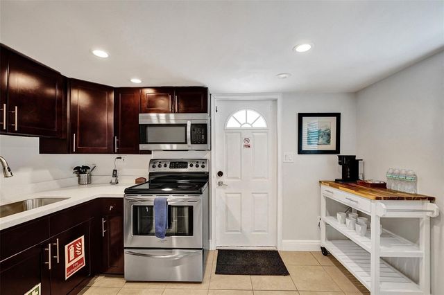 1245 NE 17TH Way, Fort Lauderdale, FL 33304