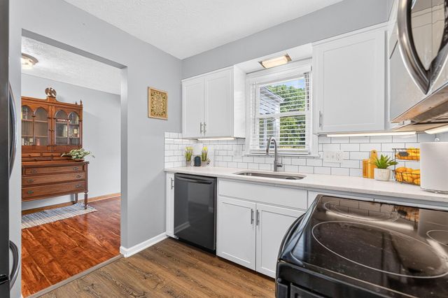 202 Deland Avenue, Columbus, OH 43214