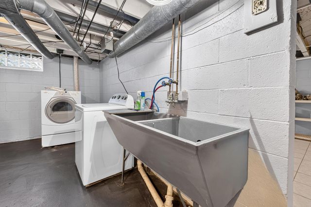202 Deland Avenue, Columbus, OH 43214