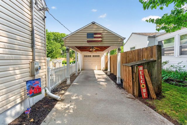 202 Deland Avenue, Columbus, OH 43214