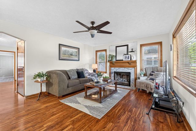 202 Deland Avenue, Columbus, OH 43214