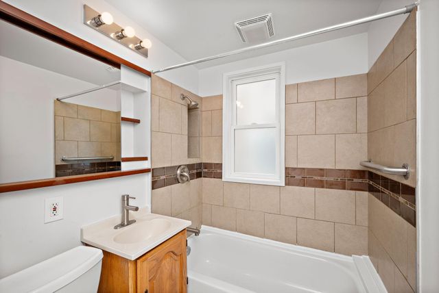 583 Pascal Street N, Saint Paul, MN 55104