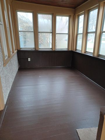 583 Pascal Street N, Saint Paul, MN 55104