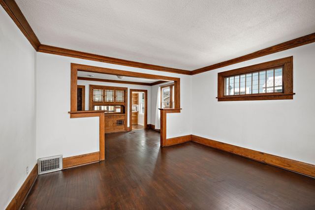 583 Pascal Street N, Saint Paul, MN 55104