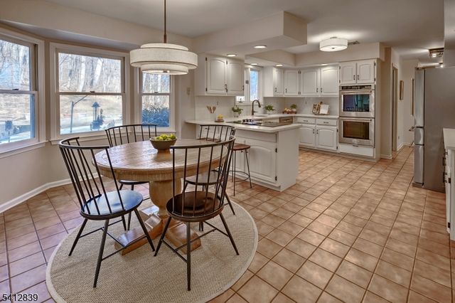 6 Rock Spring Rd, Chester Twp., NJ 07930