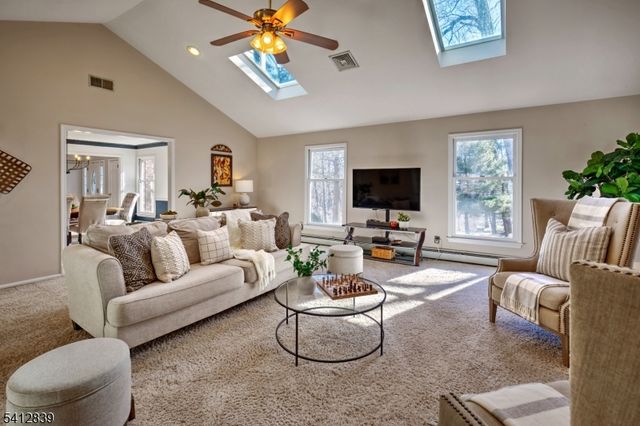 6 Rock Spring Rd, Chester Twp., NJ 07930