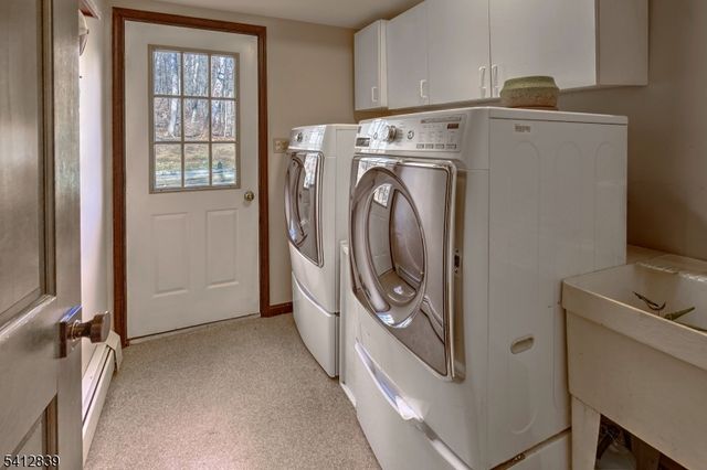 6 Rock Spring Rd, Chester Twp., NJ 07930