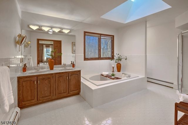 6 Rock Spring Rd, Chester Twp., NJ 07930