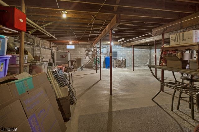 6 Rock Spring Rd, Chester Twp., NJ 07930