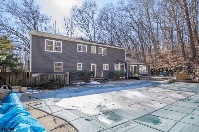 6 Rock Spring Rd, Chester Twp., NJ 07930