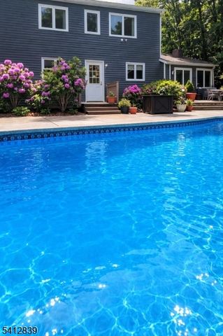 6 Rock Spring Rd, Chester Twp., NJ 07930