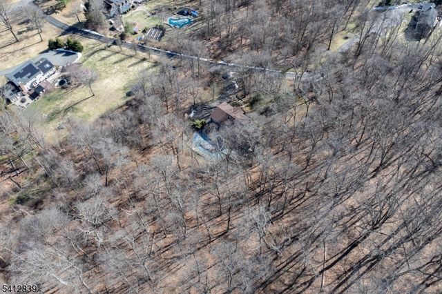 6 Rock Spring Rd, Chester Twp., NJ 07930