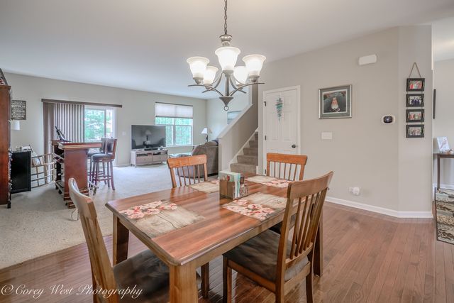 4062 POMPTON Avenue, Elgin, IL 60124