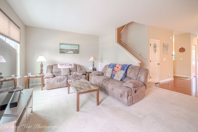 4062 POMPTON Avenue, Elgin, IL 60124