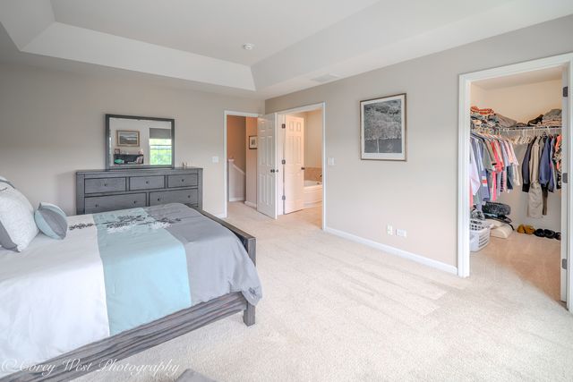 4062 POMPTON Avenue, Elgin, IL 60124
