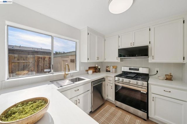 1479 Big Basin Dr, Milpitas, CA 95035