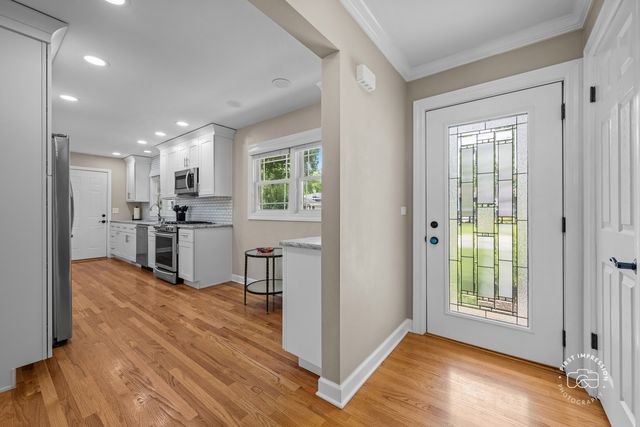 325 Hemlock Lane, Naperville, IL 60540