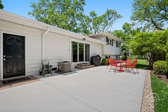 325 Hemlock Lane, Naperville, IL 60540