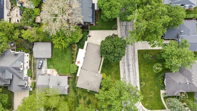 325 Hemlock Lane, Naperville, IL 60540