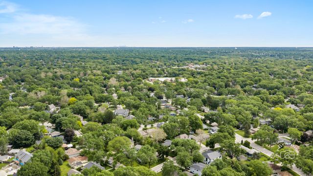 325 Hemlock Lane, Naperville, IL 60540