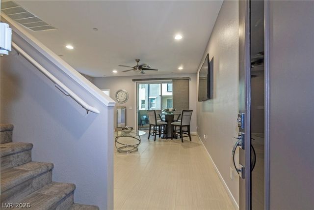 11257 Rainbow Peak Avenue 211, Las Vegas, NV 89135