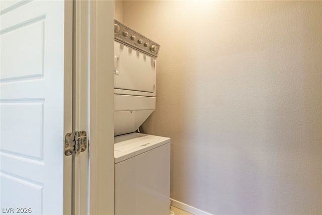 11257 Rainbow Peak Avenue 211, Las Vegas, NV 89135