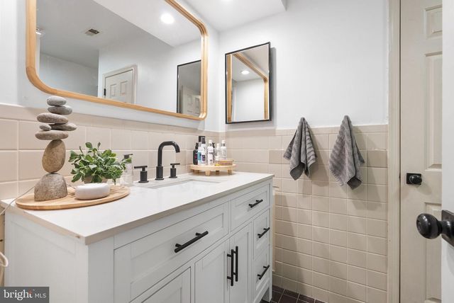 7 STONYBROOK CT, Medford, NJ 08055