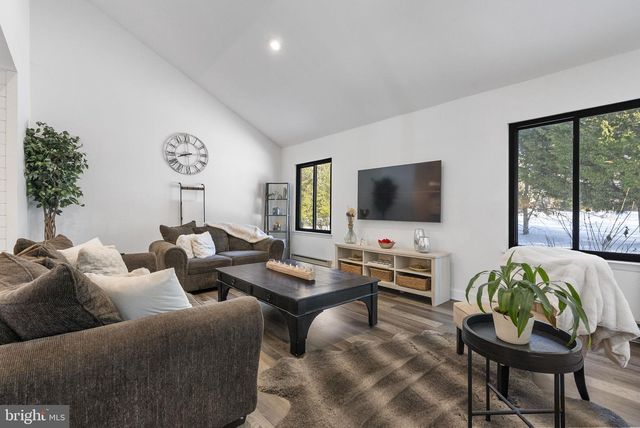 7 STONYBROOK CT, Medford, NJ 08055