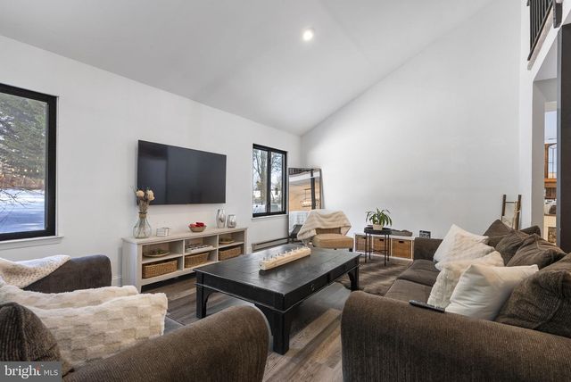 7 STONYBROOK CT, Medford, NJ 08055