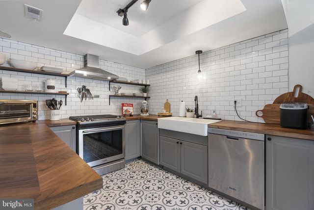 7 STONYBROOK CT, Medford, NJ 08055