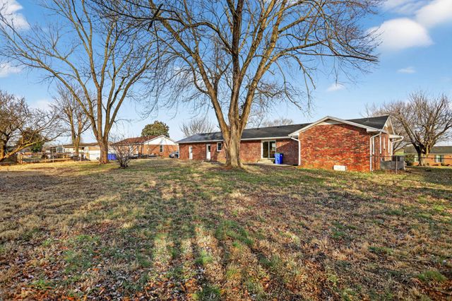 519 Meadowlawn Dr, Franklin, KY 42134