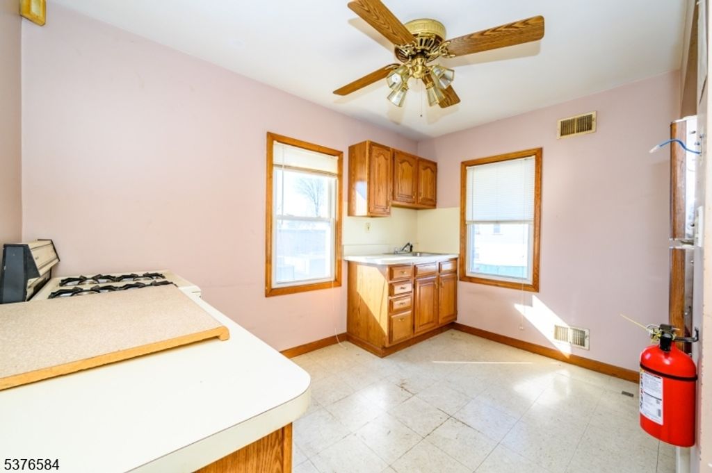 511 W Westfield Ave, Roselle Park Boro, NJ 07204 — photo 5