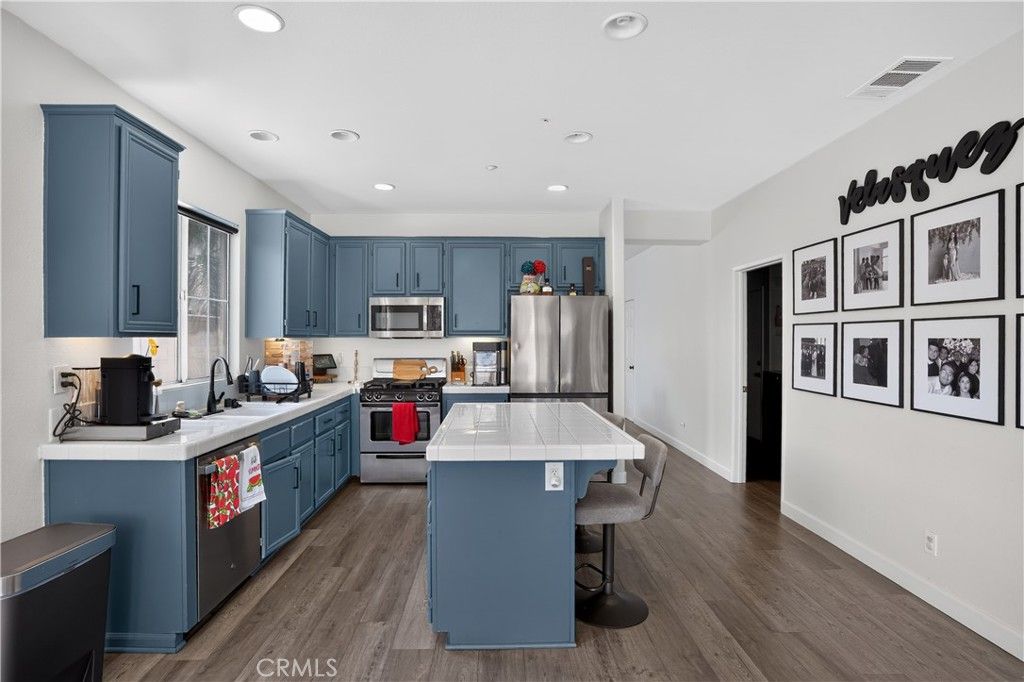 17040 Red Cedar Court, Fontana, CA 92337 — photo 4