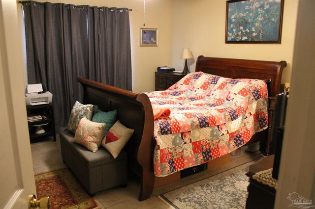 1960 Reserve Blvd, Gulf Breeze, FL 32563