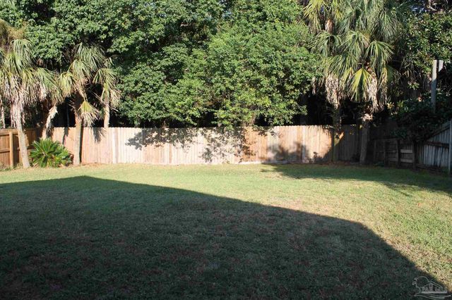 1960 Reserve Blvd, Gulf Breeze, FL 32563