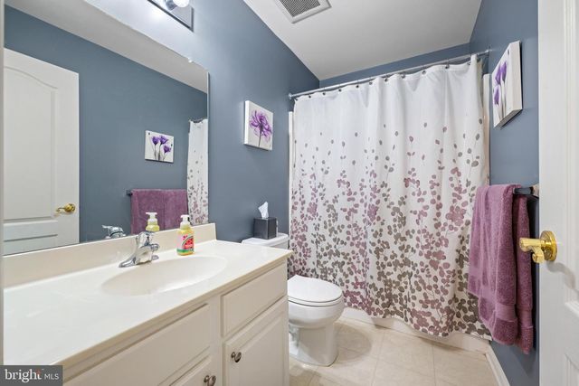 136 ACORN DR, Mount Royal, NJ 08061