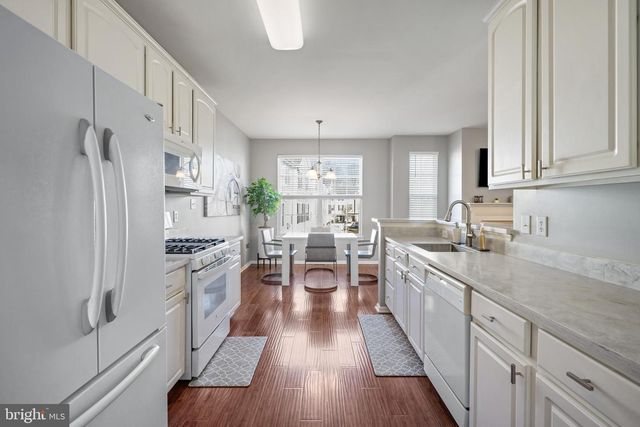 136 ACORN DR, Mount Royal, NJ 08061