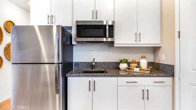 17646 Bassets Street, Hesperia, CA 92345